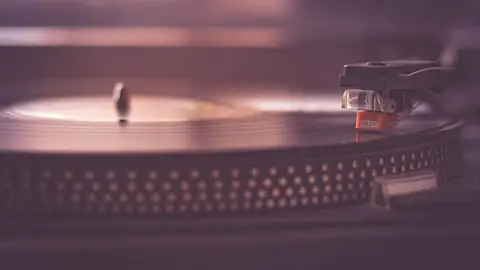 Photo: turntable, music, record