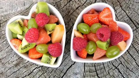 Photo: fresh fruits, bowls, fruit bowls