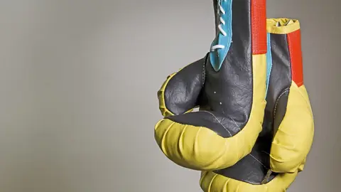 Photo: boxing, boxing gloves, sports